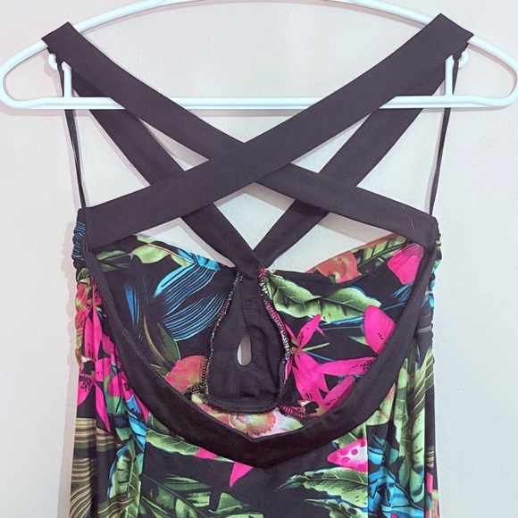 QED London Sheer Tropical Floral Maxi Dress Criss Cross & Cutout - Picture 7 of 10